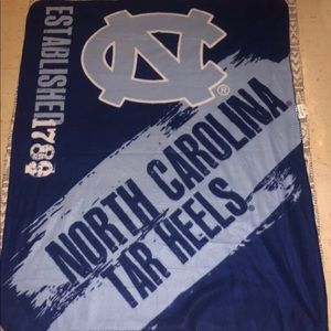 💞North Carolina Tarheels Throw Blanket